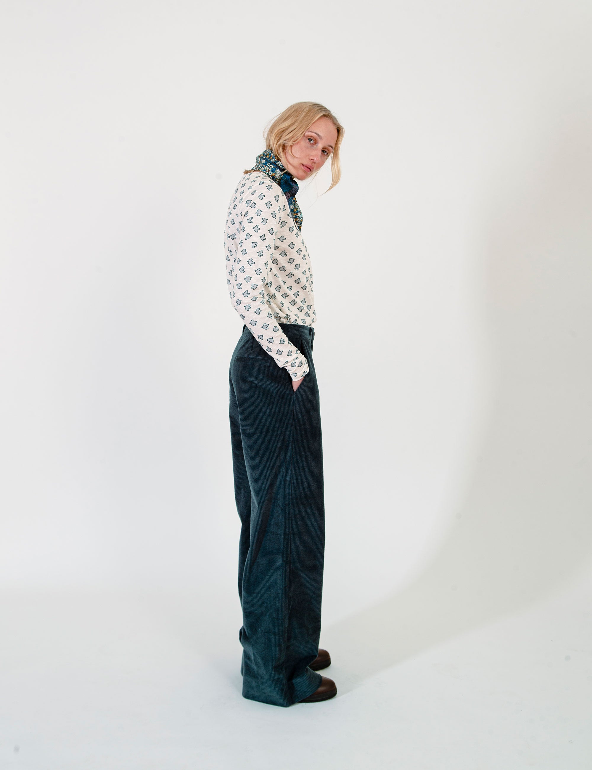 Light patterned long-sleeve T-shirt with crew neck, long sleeves
