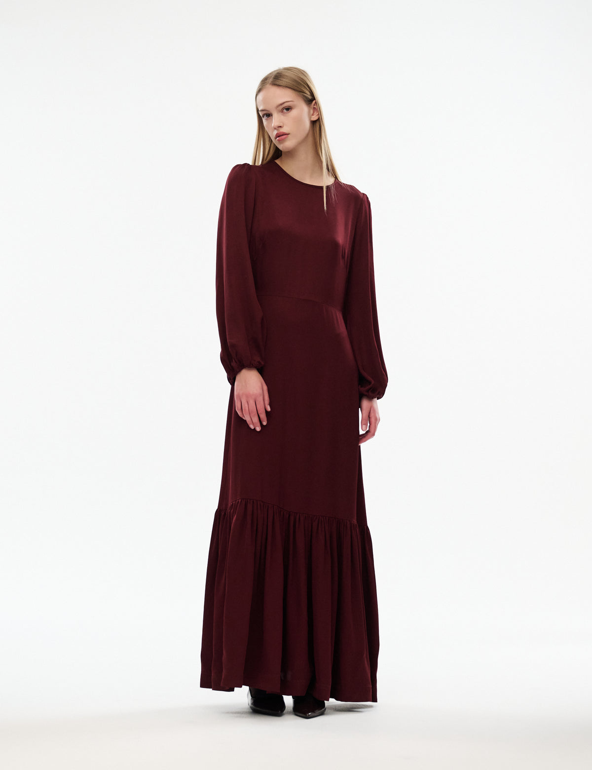 Bourgogne Melodie maxi dress with long puff sleeves and tiered ruffle hem