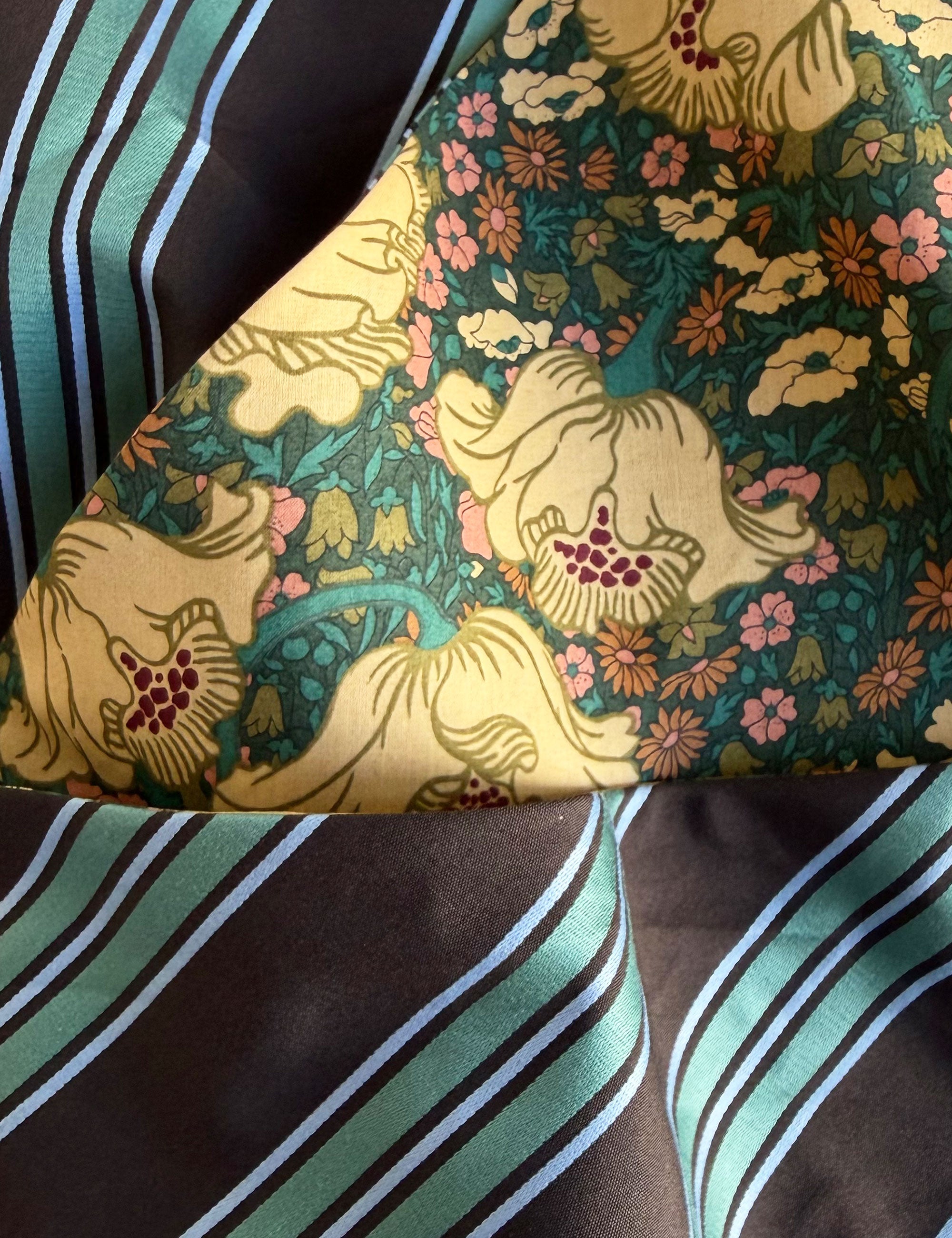 BOW BELT  - LICORICE STRIPE